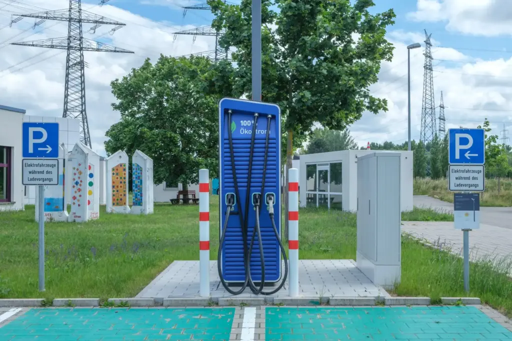 laadpaal op het werk wat zijn de regels en voordelen