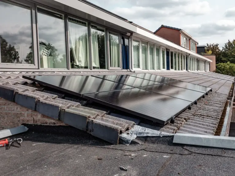 zonnepanelen kopen bespaar geld en wek zelf groene stroom op