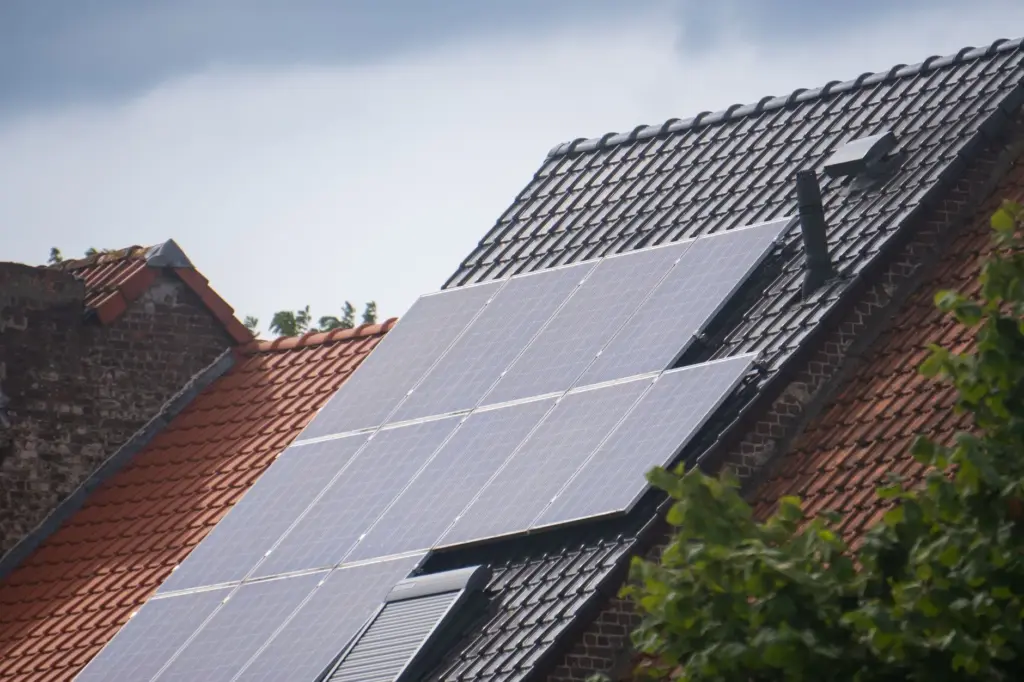 zonnepanelen onderhouden zo houd je ze optimaal presterend